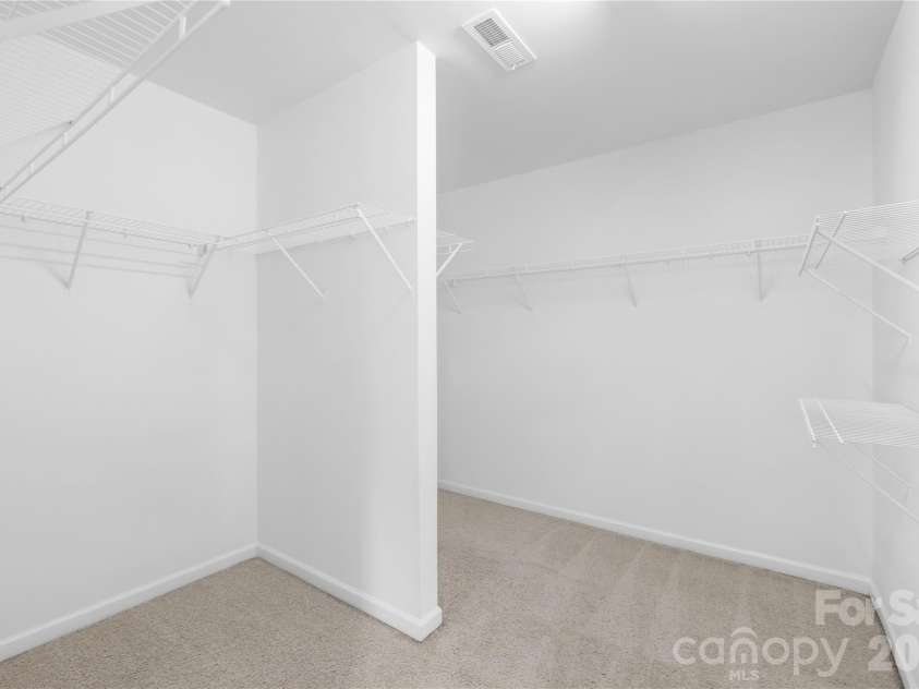 2704 Piersland Drive, Matthews, NC 28104.  MLS# CAR4343467, YatesRealty ID 3255. 