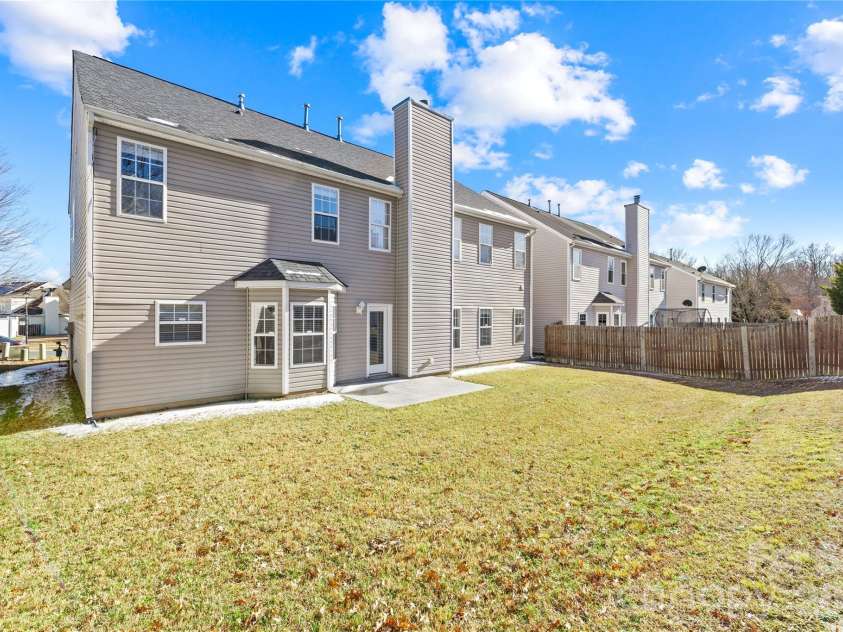 2704 Piersland Drive, Matthews, NC 28104.  MLS# CAR4343467, YatesRealty ID 3255. 