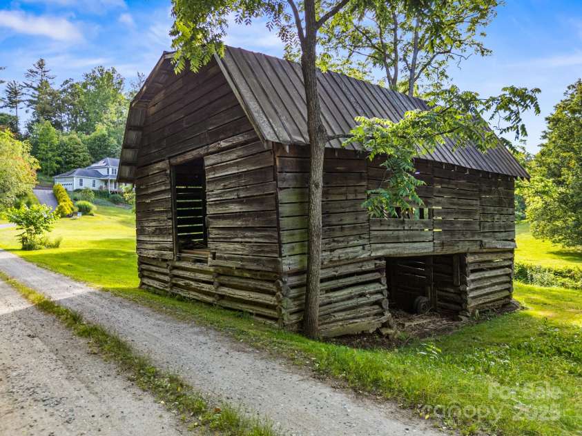 109 Southwoods Drive, Weaverville, NC 28787.  MLS# CAR4290949, YatesRealty ID 32550. Available on additional lot