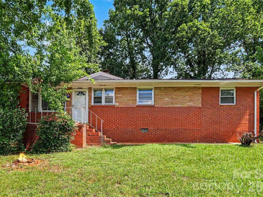 2000 Russell Avenue, Charlotte, NC 28216.  MLS# CAR4394937, YatesRealty ID 32550. Front Exterior