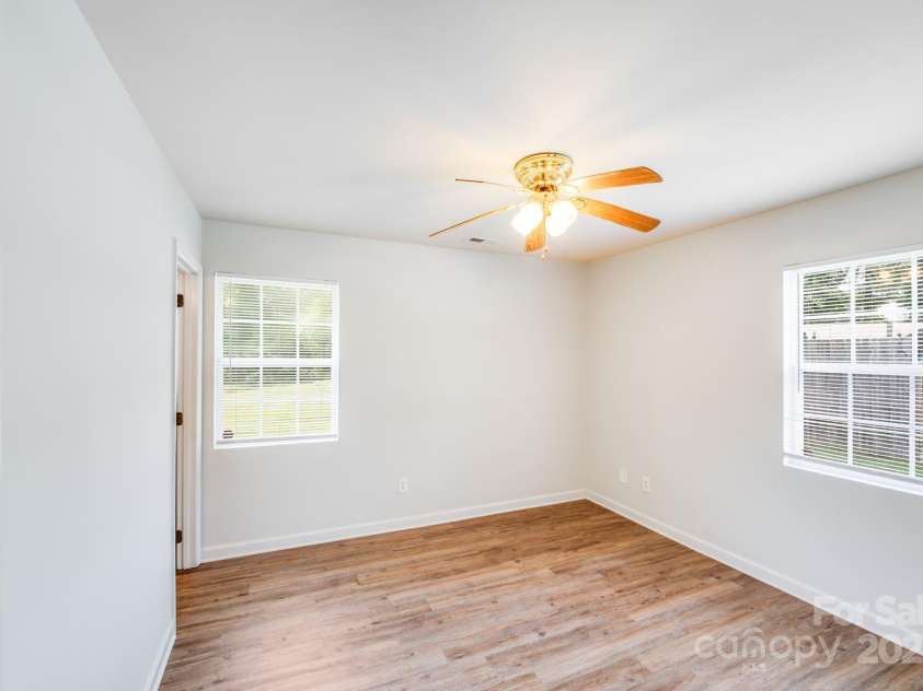 8905 Moores Chapel Road, Charlotte, NC 28214.  MLS# CAR4284723, YatesRealty ID 32552. 