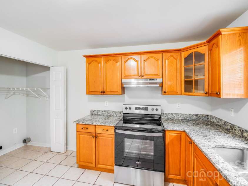 8905 Moores Chapel Road, Charlotte, NC 28214.  MLS# CAR4284723, YatesRealty ID 32552. 