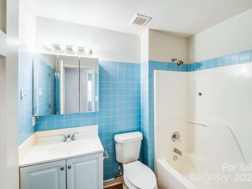 8905 Moores Chapel Road, Charlotte, NC 28214.  MLS# CAR4284723, YatesRealty ID 32552. 
