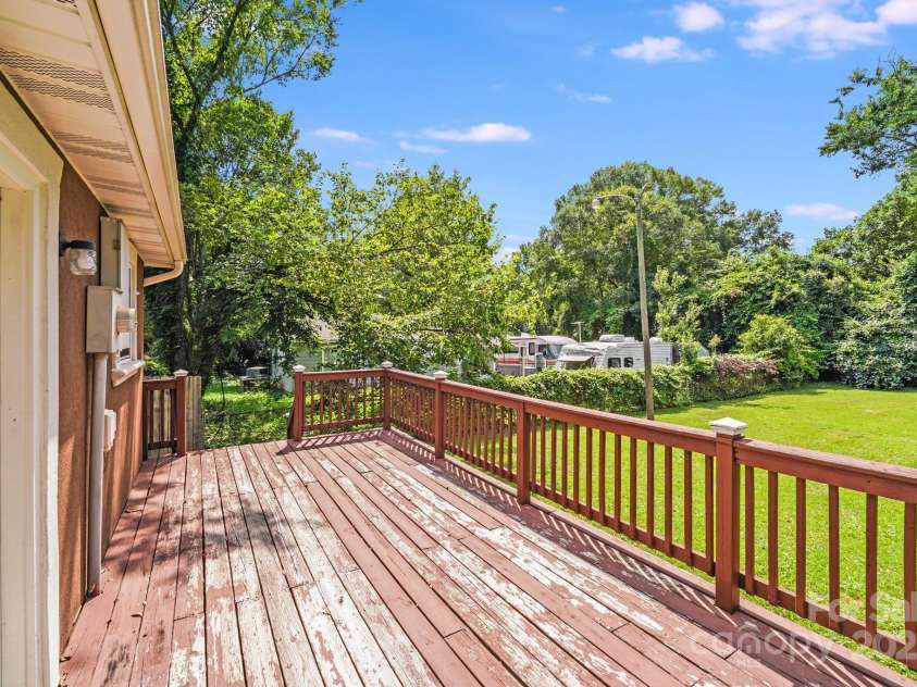 8905 Moores Chapel Road, Charlotte, NC 28214.  MLS# CAR4284723, YatesRealty ID 32552. 