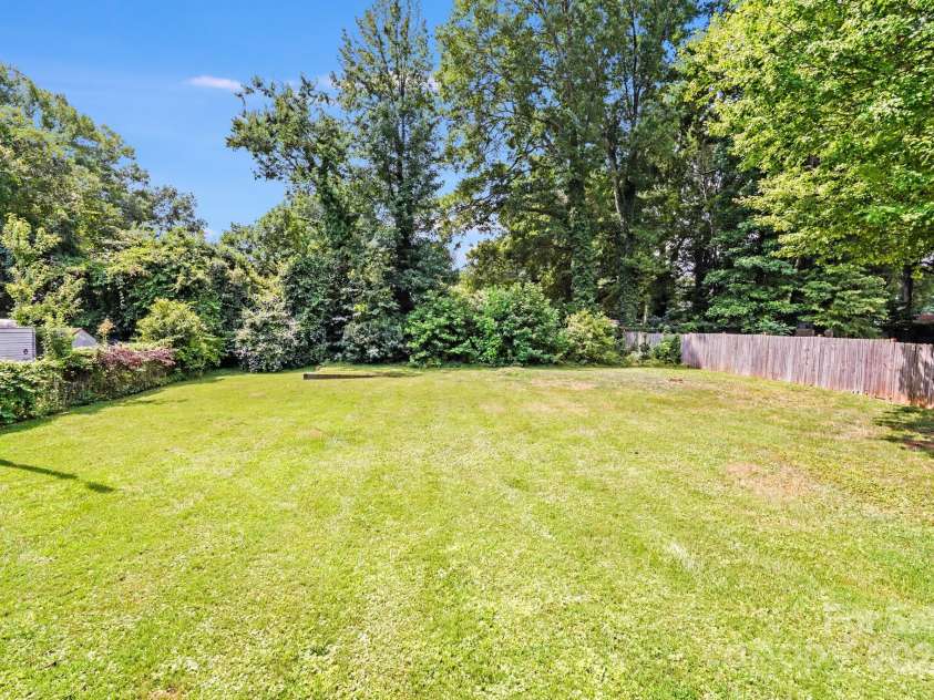 8905 Moores Chapel Road, Charlotte, NC 28214.  MLS# CAR4284723, YatesRealty ID 32552. 