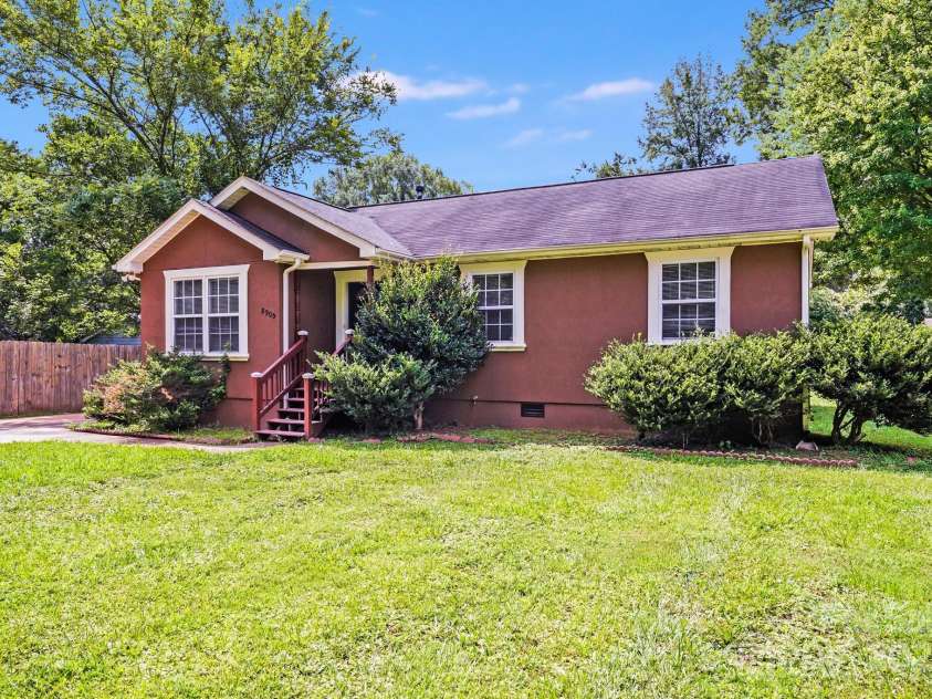 8905 Moores Chapel Road, Charlotte, NC 28214.  MLS# CAR4284723, YatesRealty ID 32552. 