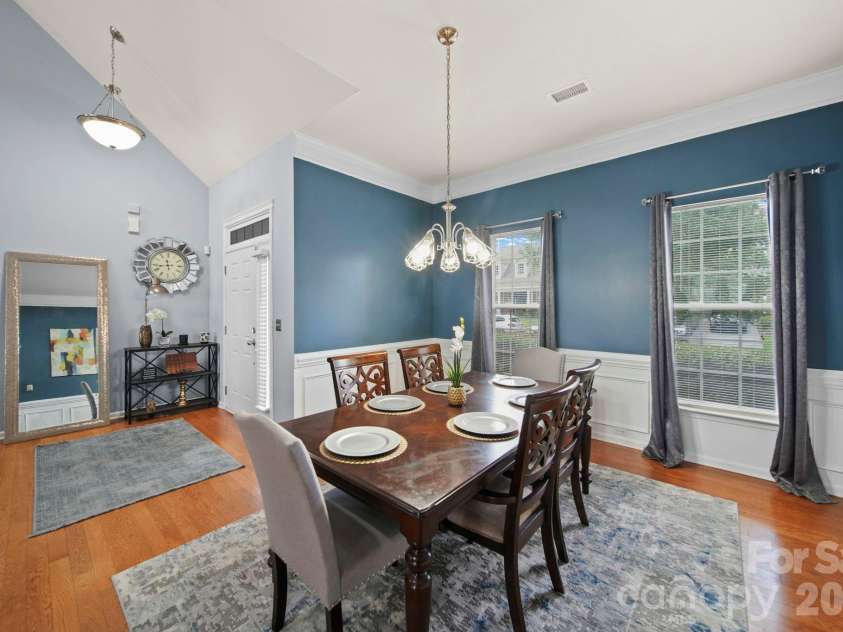 10111 Trailmoor Road, Charlotte, NC 28278.  MLS# CAR4388664, YatesRealty ID 32553. 