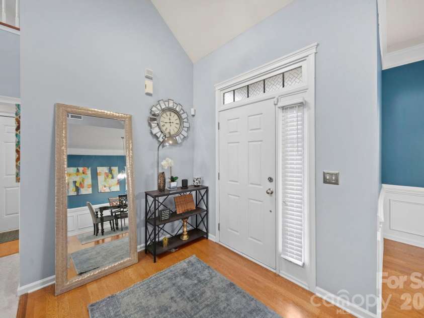 10111 Trailmoor Road, Charlotte, NC 28278.  MLS# CAR4388664, YatesRealty ID 32553. 