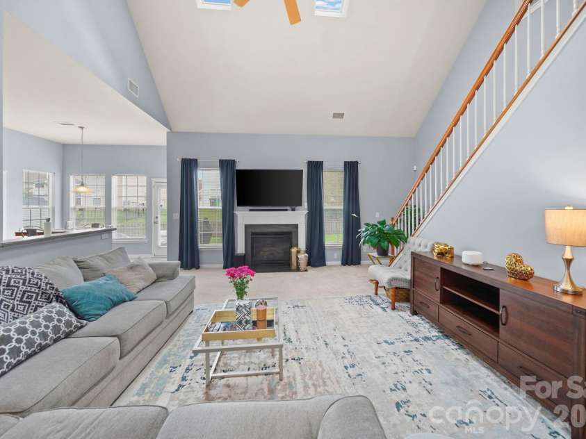 10111 Trailmoor Road, Charlotte, NC 28278.  MLS# CAR4388664, YatesRealty ID 32553. 