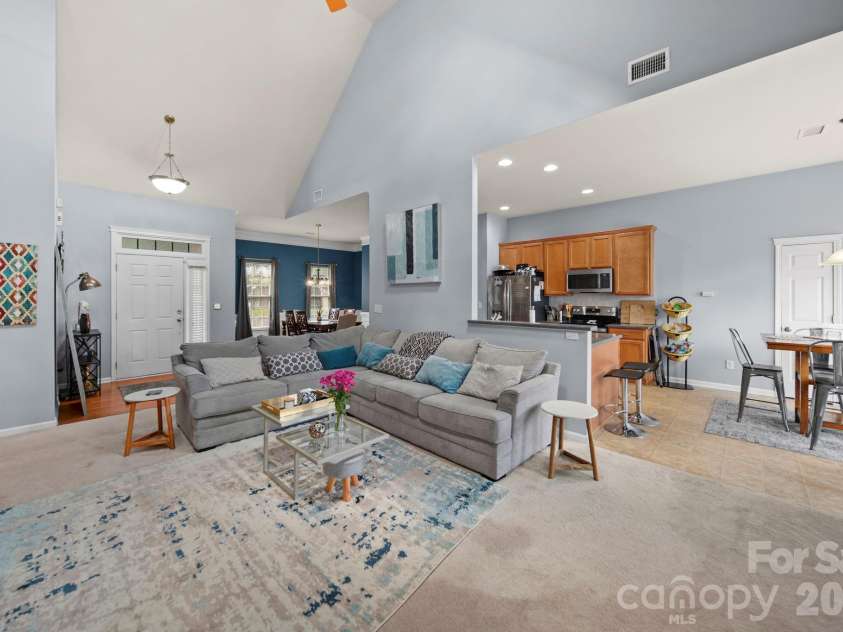 10111 Trailmoor Road, Charlotte, NC 28278.  MLS# CAR4388664, YatesRealty ID 32553. 