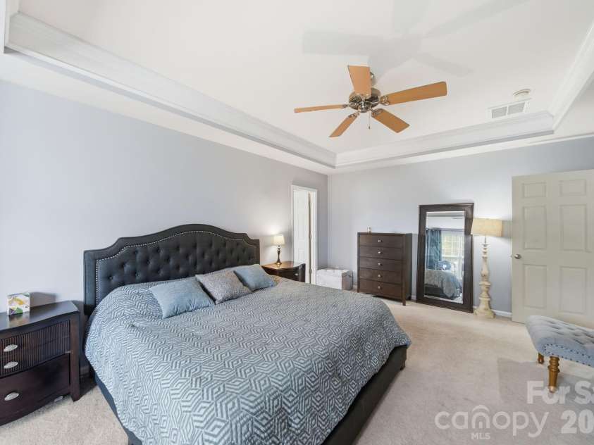 10111 Trailmoor Road, Charlotte, NC 28278.  MLS# CAR4388664, YatesRealty ID 32553. 