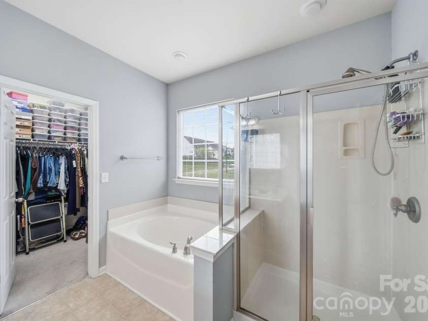 10111 Trailmoor Road, Charlotte, NC 28278.  MLS# CAR4388664, YatesRealty ID 32553. 