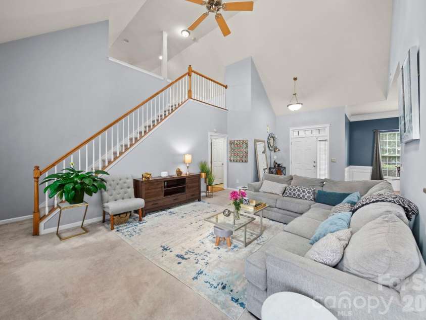 10111 Trailmoor Road, Charlotte, NC 28278.  MLS# CAR4388664, YatesRealty ID 32553. 