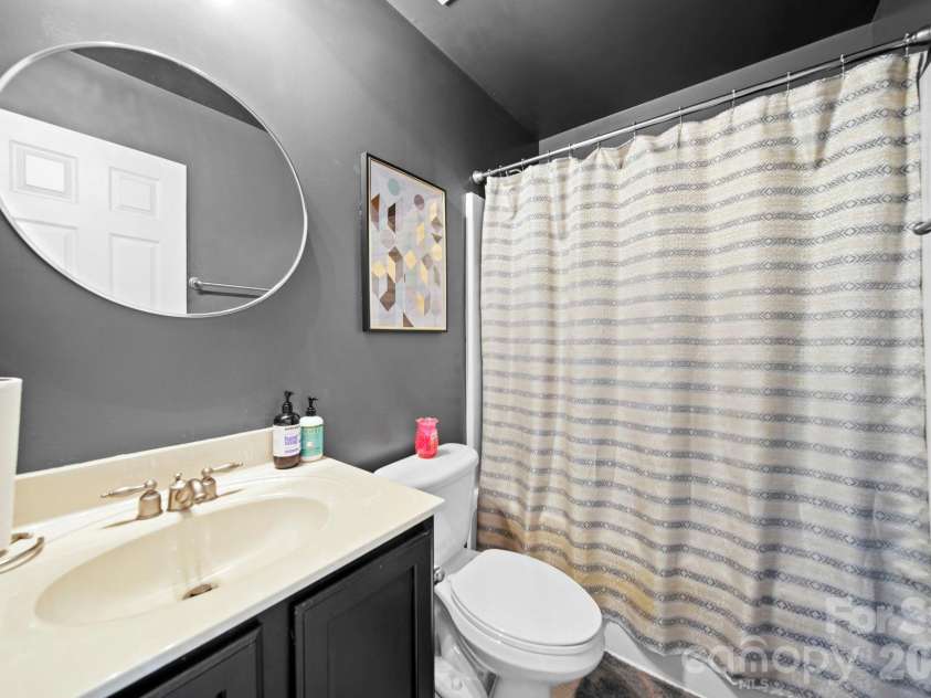 10111 Trailmoor Road, Charlotte, NC 28278.  MLS# CAR4388664, YatesRealty ID 32553. 