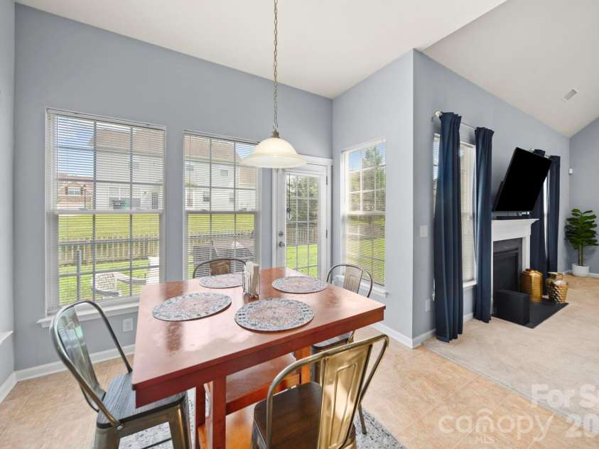 10111 Trailmoor Road, Charlotte, NC 28278.  MLS# CAR4388664, YatesRealty ID 32553. 