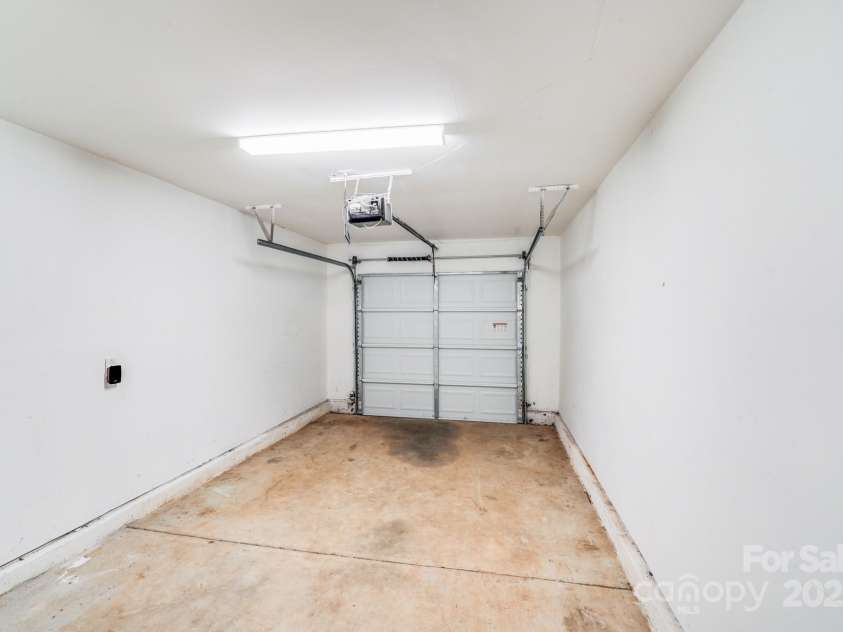 119 Winding Canyon Drive, Charlotte, NC 28214.  MLS# CAR4285045, YatesRealty ID 32553. 