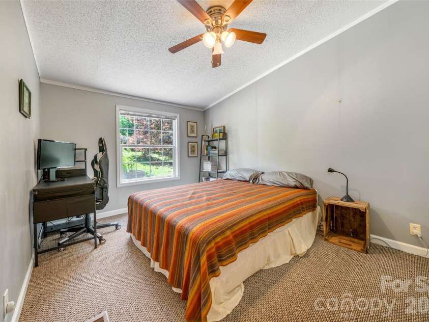 435 McMinn Road, Hendersonville, NC 28792.  MLS# CAR4386081, YatesRealty ID 32554. 