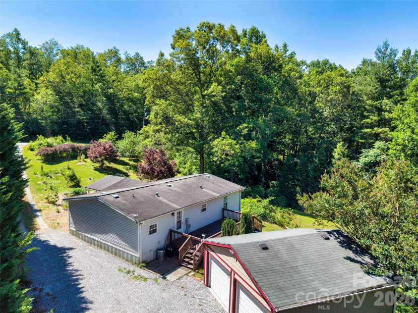 435 McMinn Road, Hendersonville, NC 28792.  MLS# CAR4386081, YatesRealty ID 32554. 