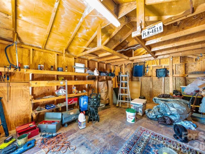 435 McMinn Road, Hendersonville, NC 28792.  MLS# CAR4386081, YatesRealty ID 32554. 
