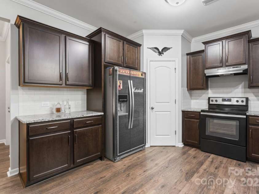 6511 Buck Horn Place, Waxhaw, NC 28173.  MLS# CAR4287940, YatesRealty ID 32555. 