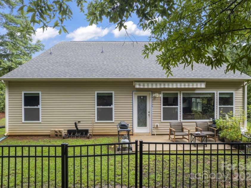 6511 Buck Horn Place, Waxhaw, NC 28173.  MLS# CAR4287940, YatesRealty ID 32555. 