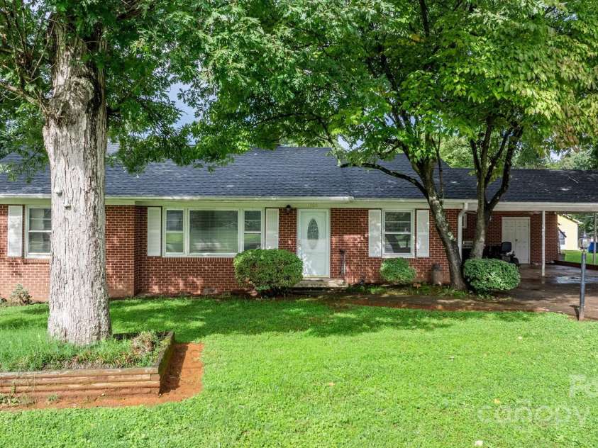 1106 3rd Street Drive, Conover, NC 28613.  MLS# CAR4290765, YatesRealty ID 32557. 