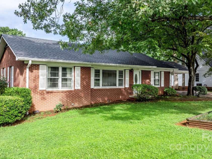 1106 3rd Street Drive, Conover, NC 28613.  MLS# CAR4290765, YatesRealty ID 32557. 