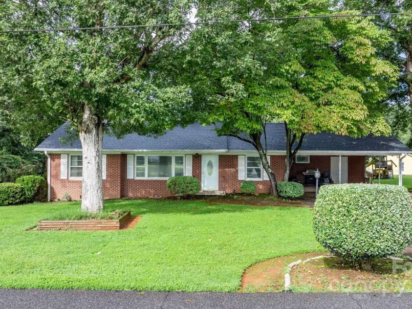 1106 3rd Street Drive, Conover, NC 28613.  MLS# CAR4290765, YatesRealty ID 32557. 