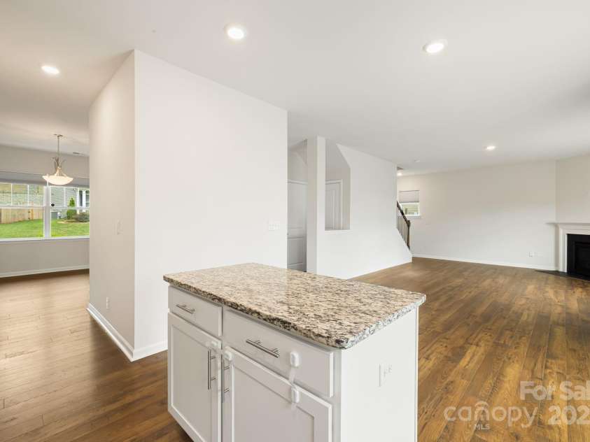 206 Marathon Lane, Candler, NC 28715.  MLS# CAR4289314, YatesRealty ID 32558. 