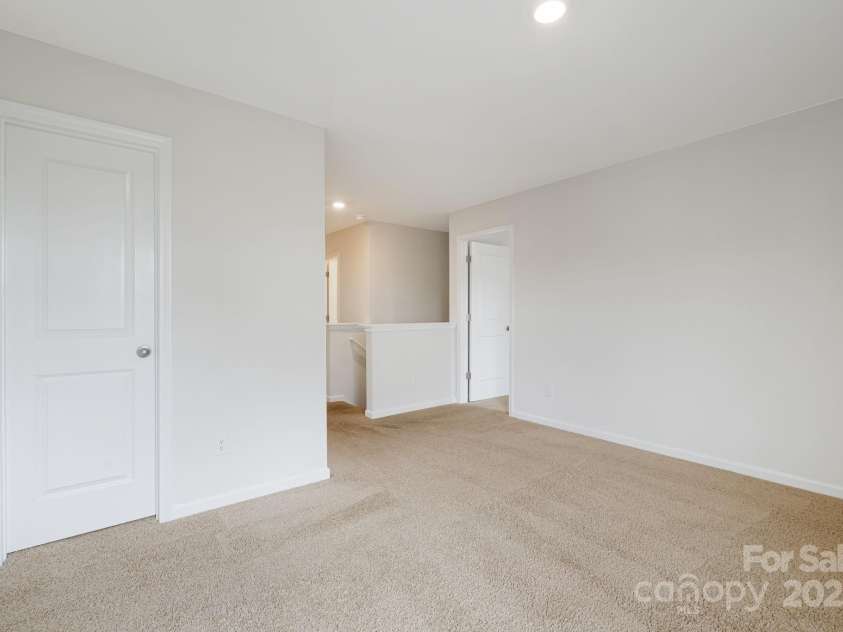206 Marathon Lane, Candler, NC 28715.  MLS# CAR4289314, YatesRealty ID 32558. 