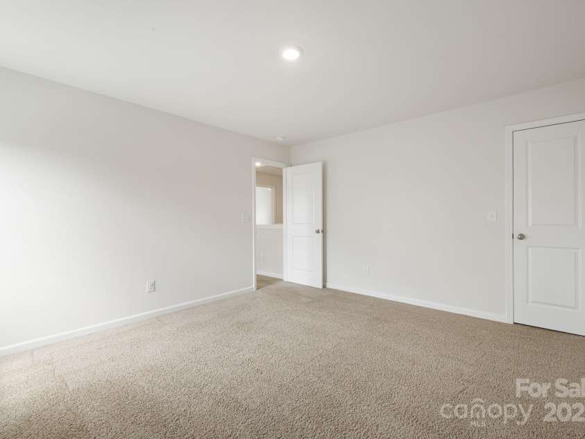 206 Marathon Lane, Candler, NC 28715.  MLS# CAR4289314, YatesRealty ID 32558. 