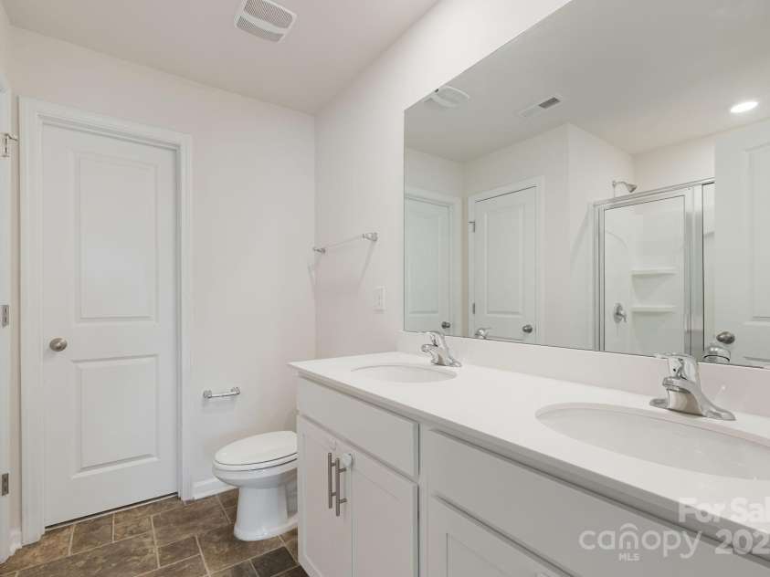 206 Marathon Lane, Candler, NC 28715.  MLS# CAR4289314, YatesRealty ID 32558. 
