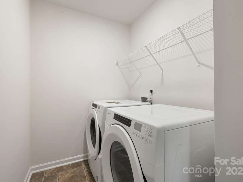 206 Marathon Lane, Candler, NC 28715.  MLS# CAR4289314, YatesRealty ID 32558. 