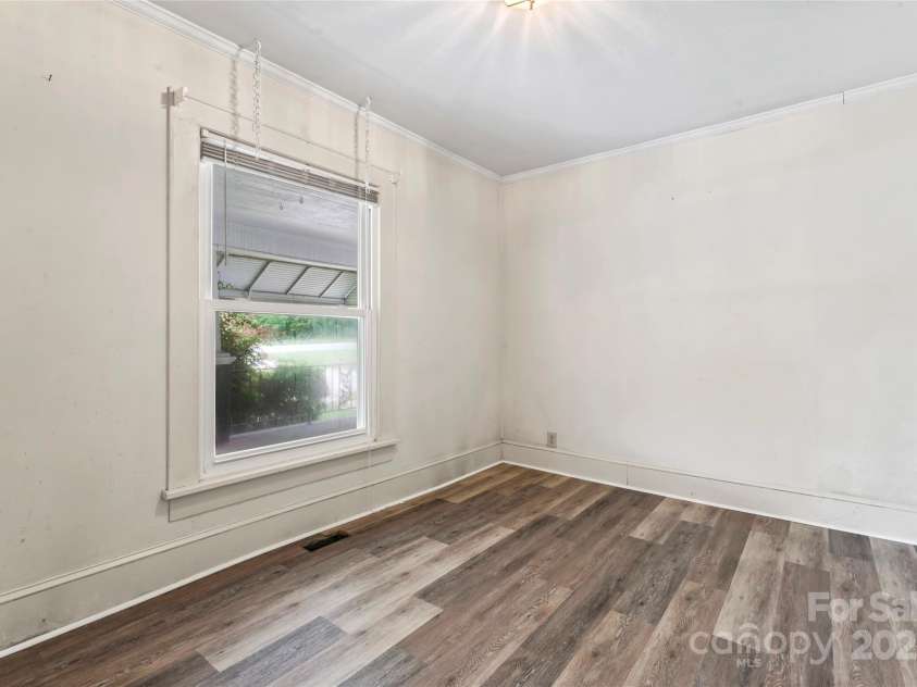 2407 Main Street, Kannapolis, NC 28081.  MLS# CAR4288336, YatesRealty ID 32559. 