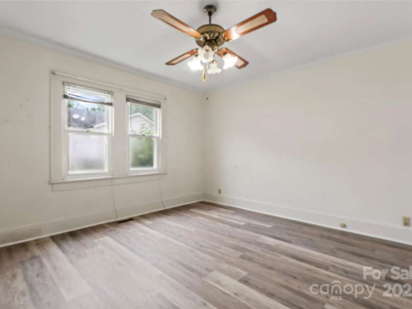 2407 Main Street, Kannapolis, NC 28081.  MLS# CAR4288336, YatesRealty ID 32559. 