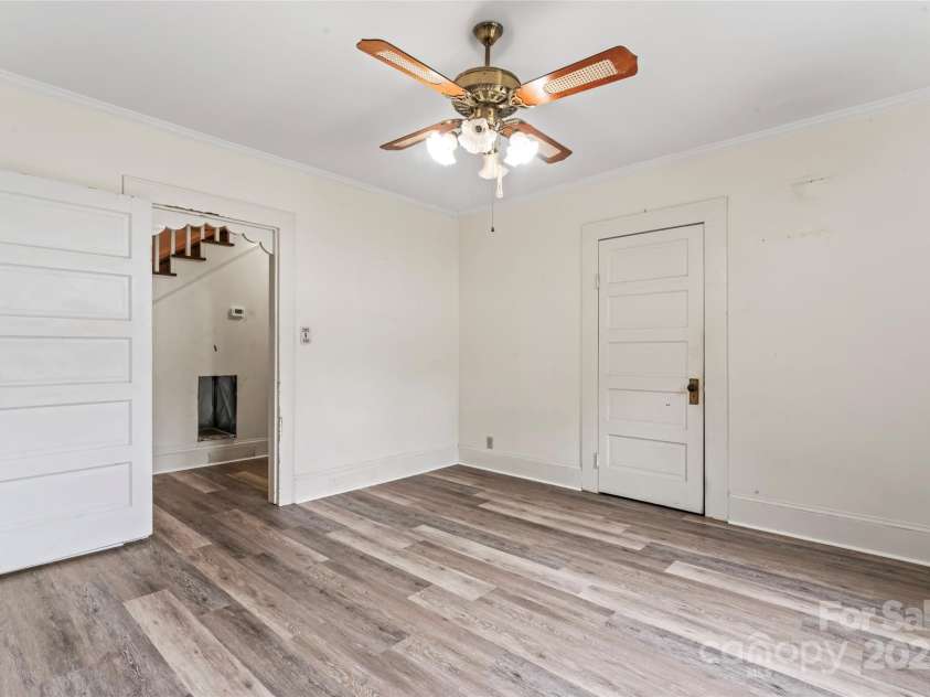 2407 Main Street, Kannapolis, NC 28081.  MLS# CAR4288336, YatesRealty ID 32559. 