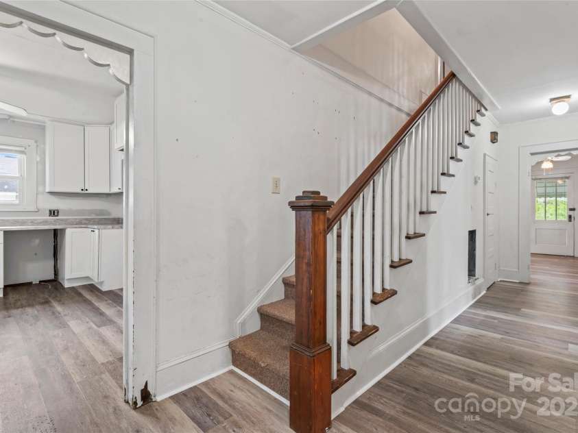 2407 Main Street, Kannapolis, NC 28081.  MLS# CAR4288336, YatesRealty ID 32559. 