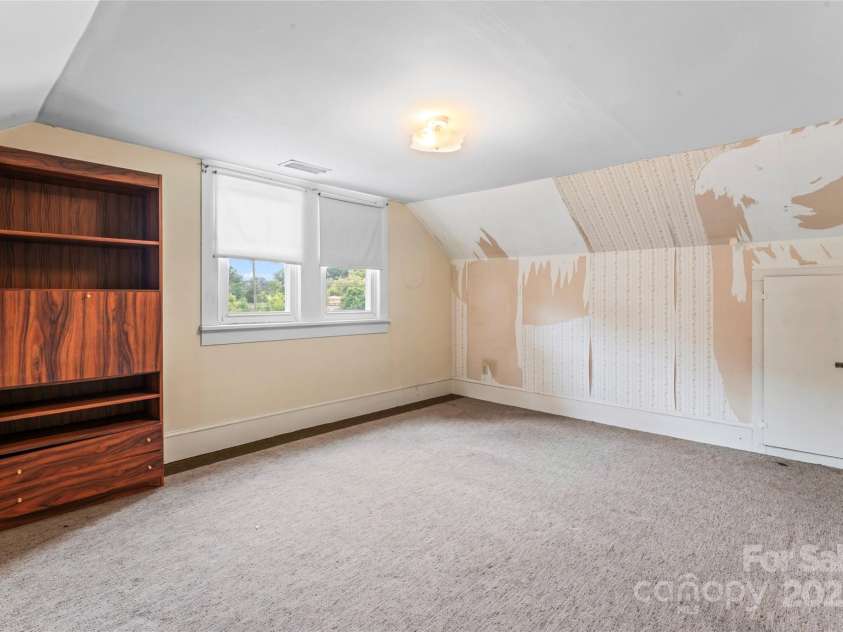 2407 Main Street, Kannapolis, NC 28081.  MLS# CAR4288336, YatesRealty ID 32559. 