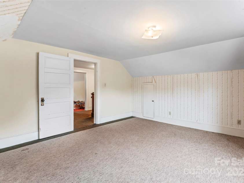 2407 Main Street, Kannapolis, NC 28081.  MLS# CAR4288336, YatesRealty ID 32559. 