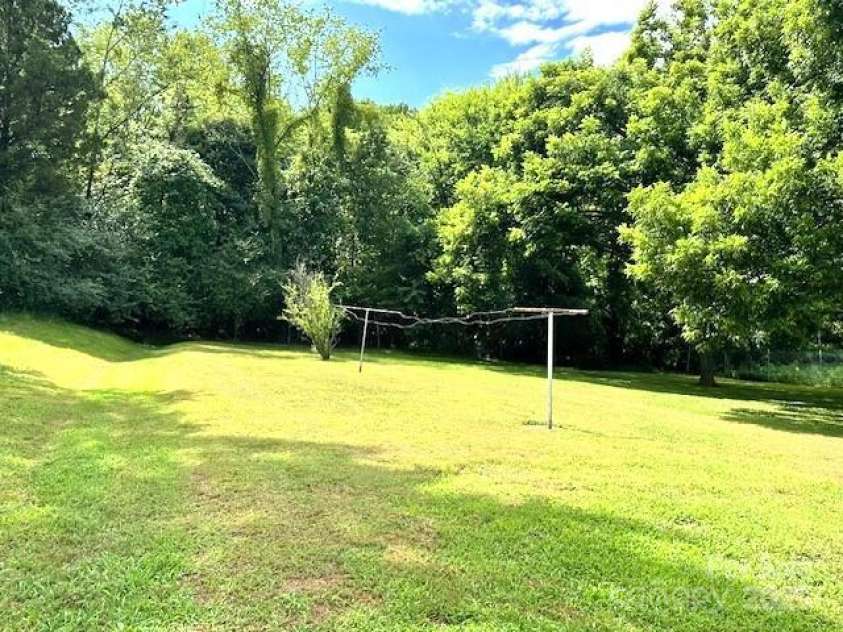 2407 Main Street, Kannapolis, NC 28081.  MLS# CAR4288336, YatesRealty ID 32559. 