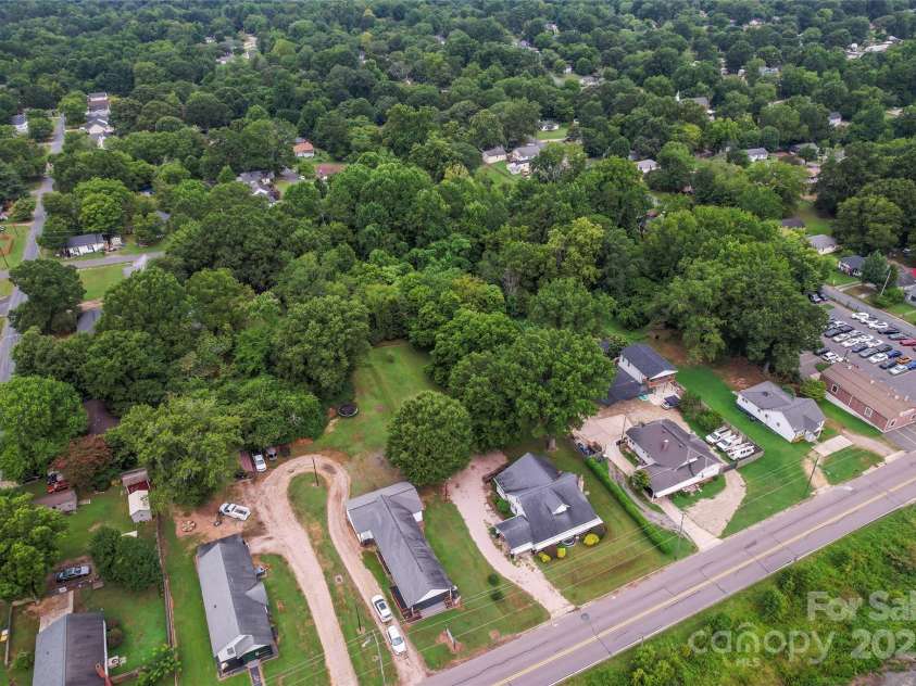 2407 Main Street, Kannapolis, NC 28081.  MLS# CAR4288336, YatesRealty ID 32559. 