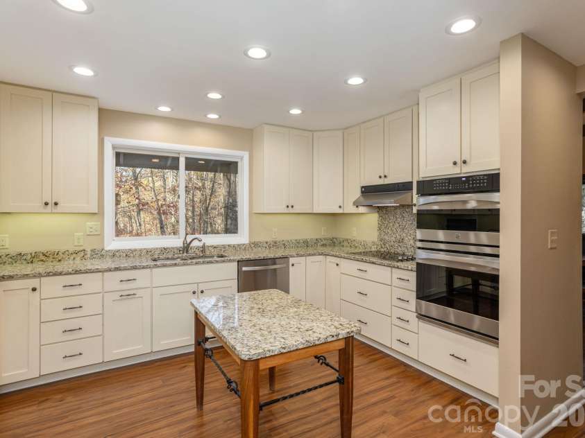 250 Butternut Lane, Brevard, NC 28712.  MLS# CAR4316894, YatesRealty ID 3256. Kitchen