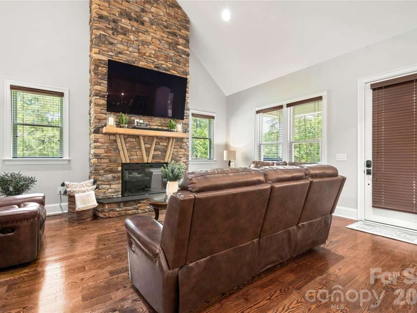 4306 Rolling Acres Road, Charlotte, NC 28213.  MLS# CAR4394686, YatesRealty ID 32560. 