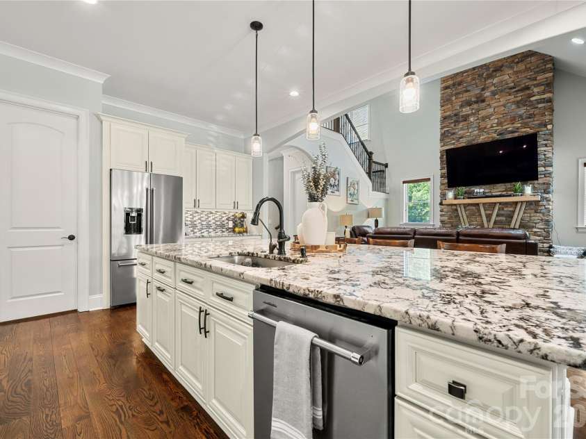 4306 Rolling Acres Road, Charlotte, NC 28213.  MLS# CAR4394686, YatesRealty ID 32560. 