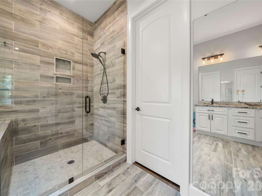 4306 Rolling Acres Road, Charlotte, NC 28213.  MLS# CAR4394686, YatesRealty ID 32560. 