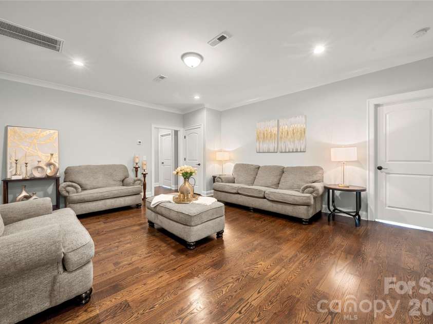 4306 Rolling Acres Road, Charlotte, NC 28213.  MLS# CAR4394686, YatesRealty ID 32560. 