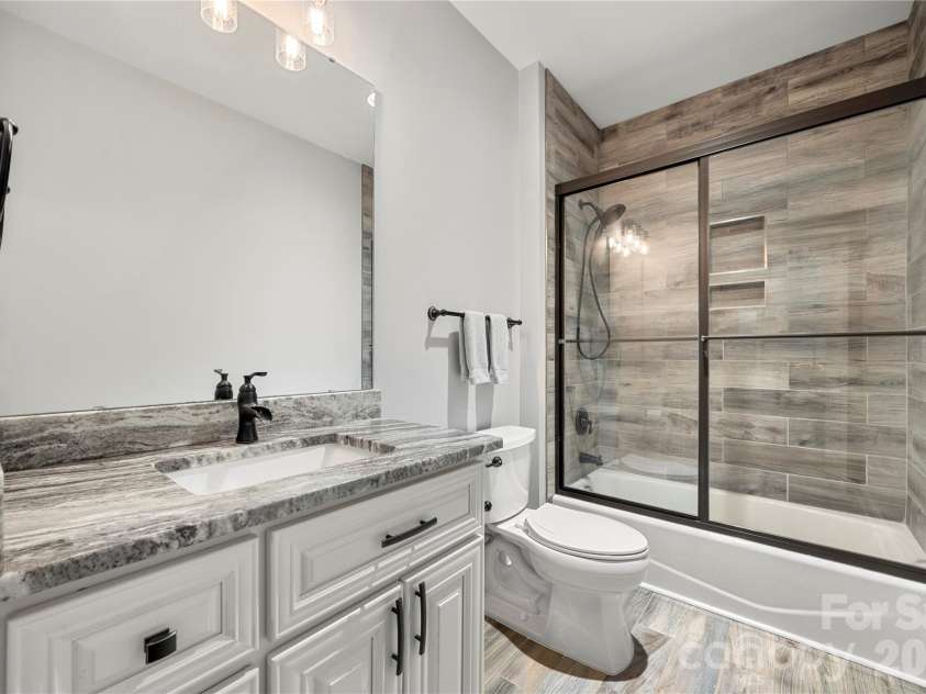 4306 Rolling Acres Road, Charlotte, NC 28213.  MLS# CAR4394686, YatesRealty ID 32560. 
