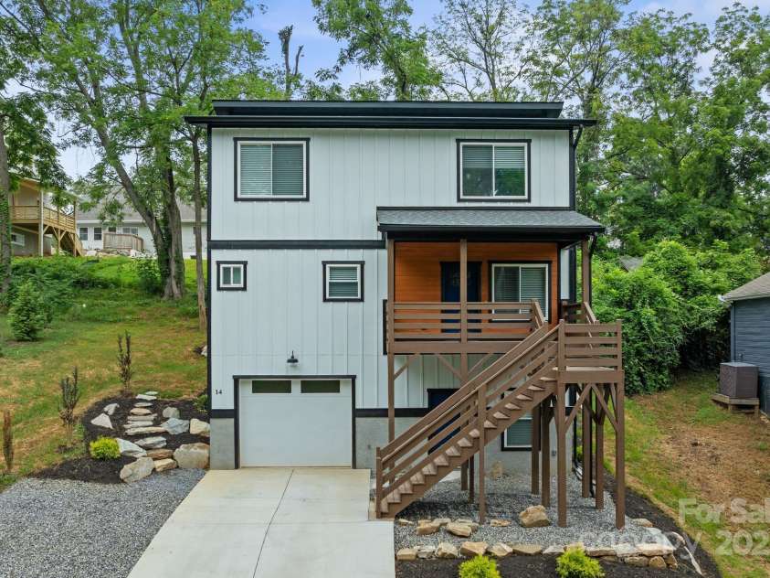 14 Blalock Avenue, Asheville, NC 28803.  MLS# CAR4288201, YatesRealty ID 32561. 