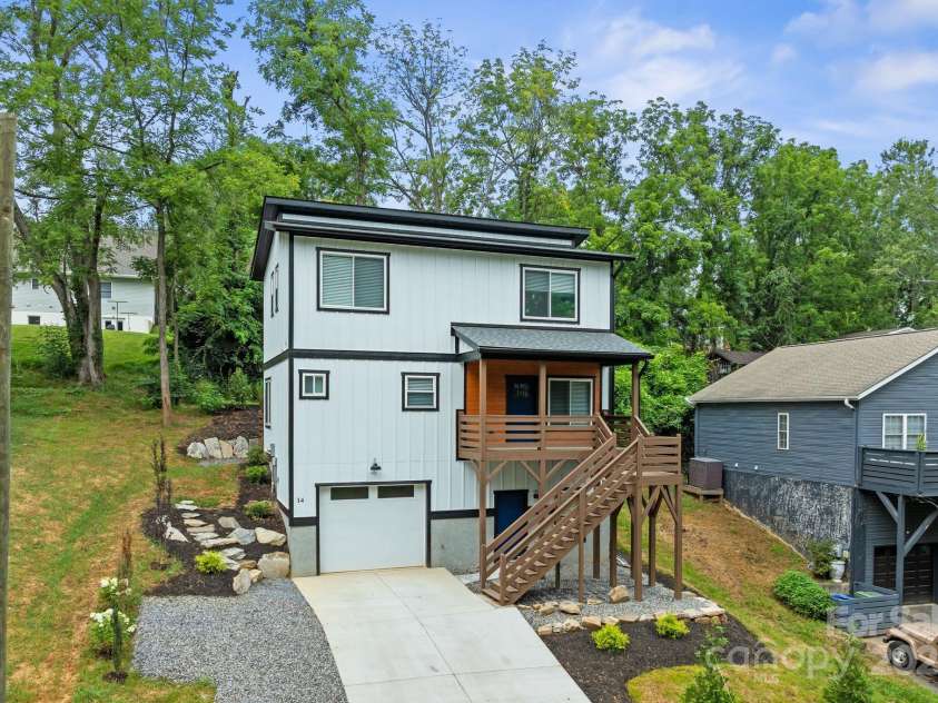 14 Blalock Avenue, Asheville, NC 28803.  MLS# CAR4288201, YatesRealty ID 32561. 