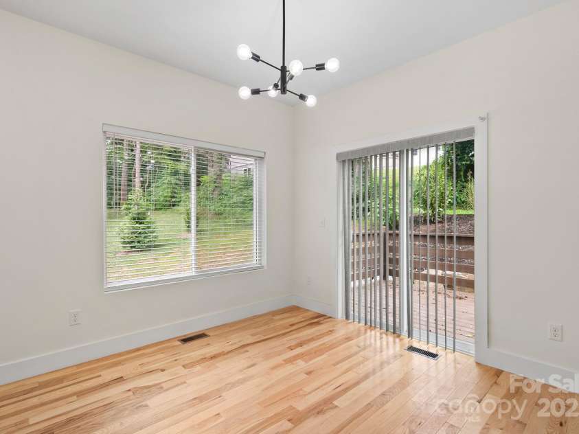 14 Blalock Avenue, Asheville, NC 28803.  MLS# CAR4288201, YatesRealty ID 32561. 